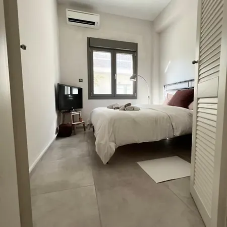 Nikaia Metro House Piraeus