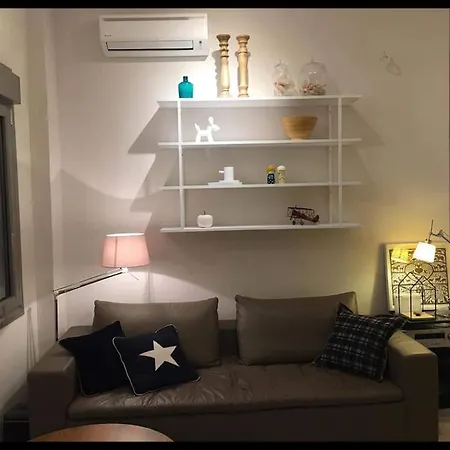 Nikaia Metro House Apartment